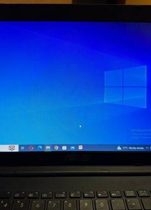 Ноутбук asus r515m
