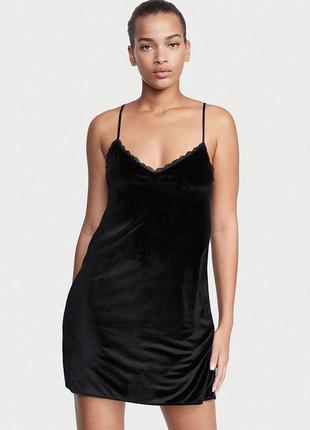 Пеньюар velvet v-ck slip черного цвета виктория секрет