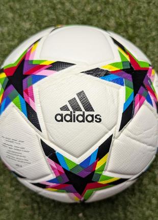 Безшовний футбольний м'яч adidas uefa champions running розмір 4