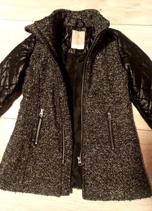 Красивое теплое пальто для девочки 122 см