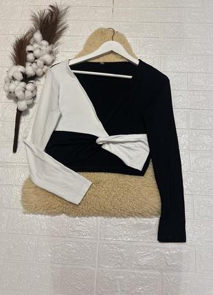 Трикотажный лонгслив укороченный