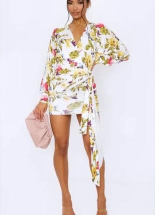 Коктейльное платье prettylittlething