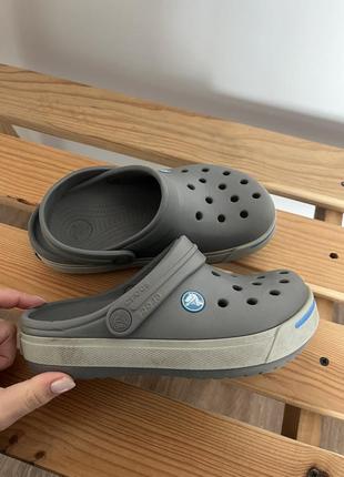 Детские шлепанцы сабо crocs j2 серые кроксы 33 34