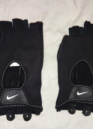 Спортивные перчатки без пальцев nike fitdry