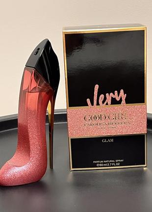 Парфюмированная вода very good girl glam от carolina herrera