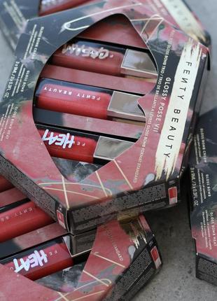Набор блесков для губ fenty beauty glossy posse volume gloss bomb trio