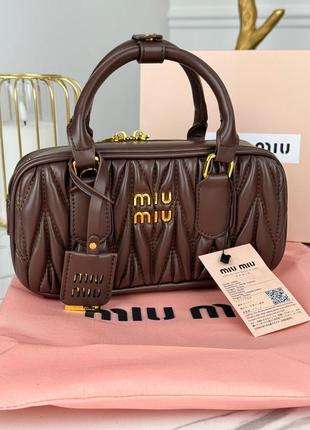 💕💕💕💕💕💕💕
женская сумка miu miu arcadie matelassé nappa leather bag premium шоколад