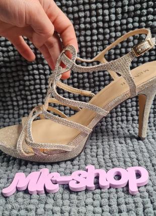 Женские босоножки menbur оригинал кожа 37-41р. 8n5