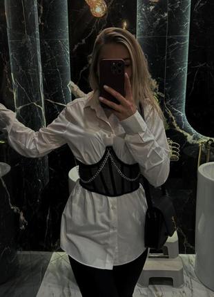 Трендовый корсет в сетку с цепочкой