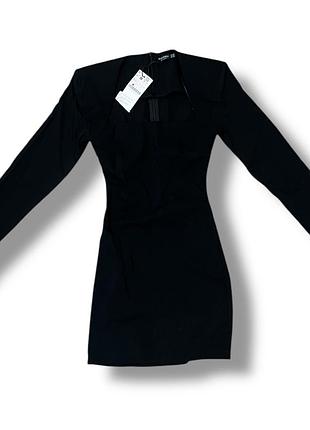 Платье stradivarius с подплечниками