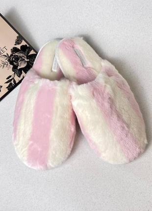 Домашні капці victoria's secret closed toe faux fur slippers stripe