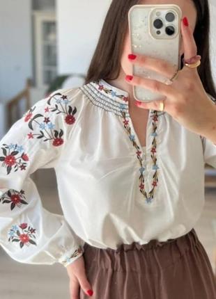 Вышитая блуза цветочная