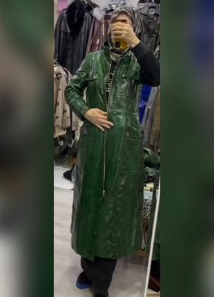 Женский натуральный кожаный плащ из кожи питона