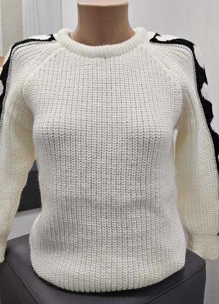 Светр в'язаний білий для дівчинки 2