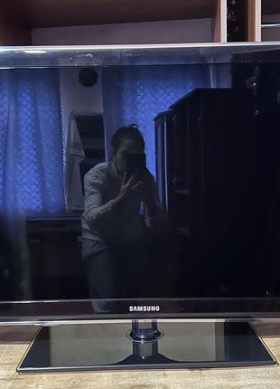 Телевізор samsung + кріплення на стіну