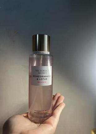 Парфюмированный мист для тела victoria’s secret pomegranate & lotus