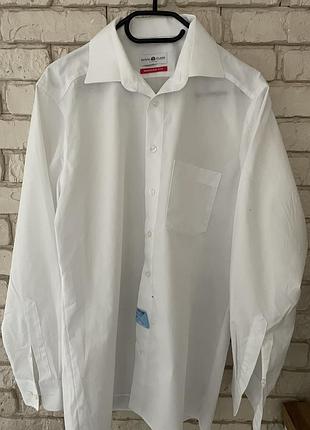 Рубашка белая новая небольшая