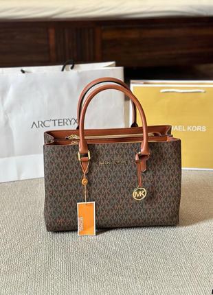 Нова коричнева сумка  michael kors