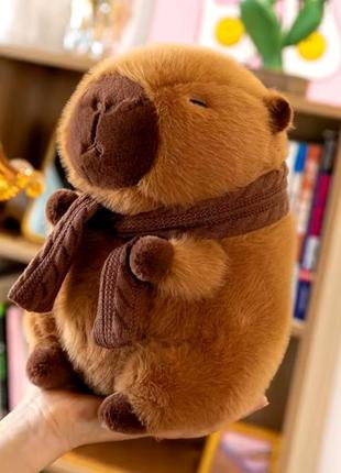 Мягкая игрушка капибара 21 см
с очень милым шарфиком
идеальный на подарок под елку