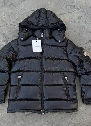 Зимовий пуховик moncler