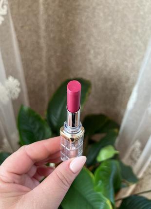 Сияющая полупрозрачная помада для губ l'oreal paris color riche shine