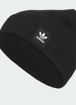 Шапка adidas. оригинал.2 фото