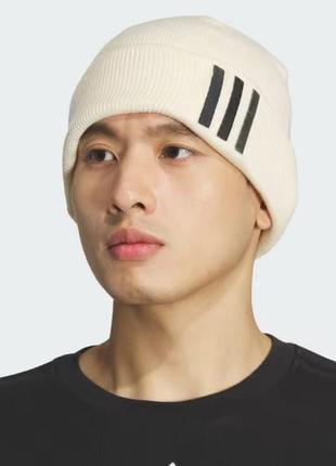 Шапка adidas. оригинал.