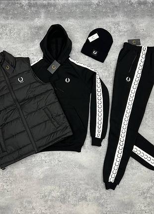 Костюм жилетка шапка комплект fred perry lampass