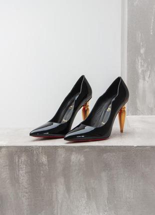 Туфли лакированная кожа черные louboutin