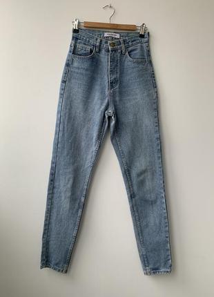 Mom jeans в стиле 90х высокая талия классические мом джинсы бойфренда