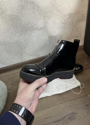 Продам женские лаковые ботинки zara