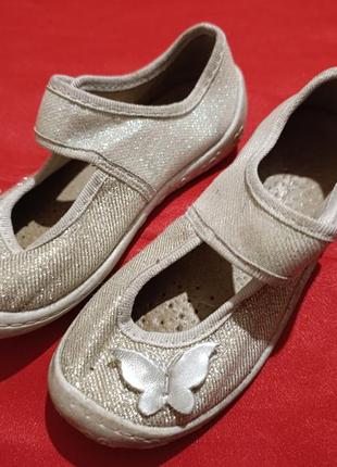 Сандалии на девочку. 27 р-р