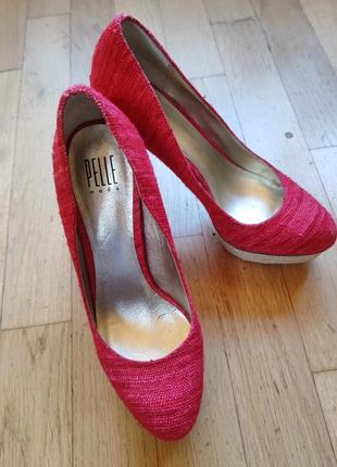 Туфли обуви