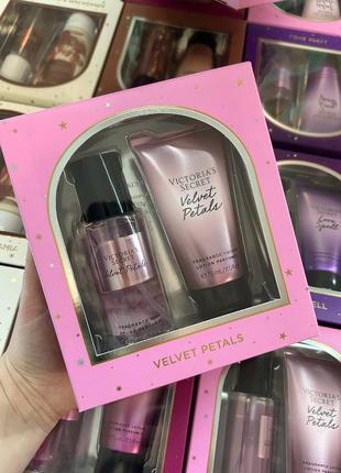 Набір velvet petals від victorias secret
