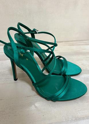 Босоніжки zara