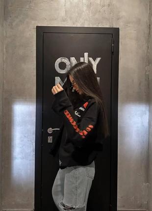 Лонгслив прямого кроя с принтом накатом6 фото