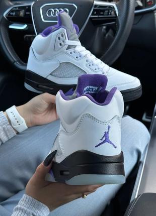 Жіночі кросівки nike air jordan 5 retro white black purple4 фото