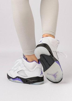 Жіночі кросівки nike air jordan 5 retro white black purple5 фото