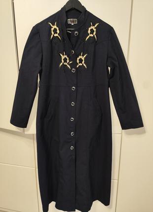 Жіночий вінтажний плащ з вишивкою zara