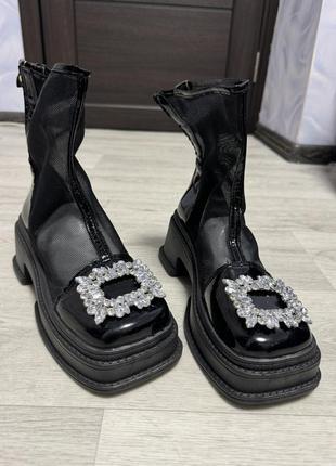 Стильні сапожки в стрази
