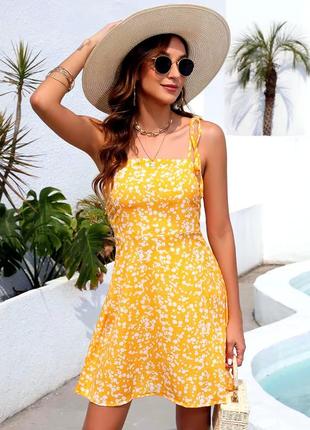 Яркое летнее платье