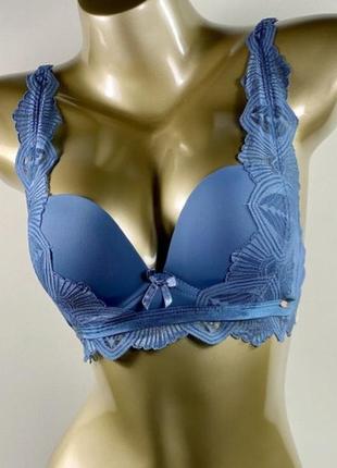 Мереживний бюст