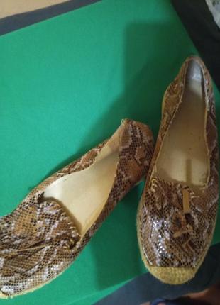 Стильні босоніжки