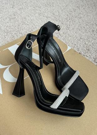 Босоніжки на каблуку 37 zara