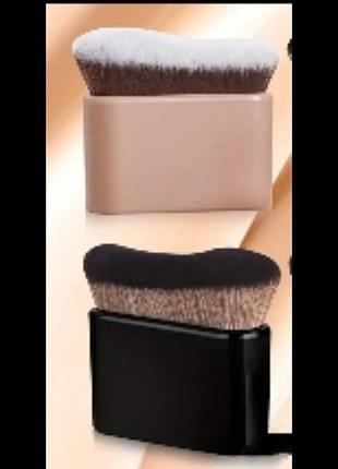 Кисточка для макияжа