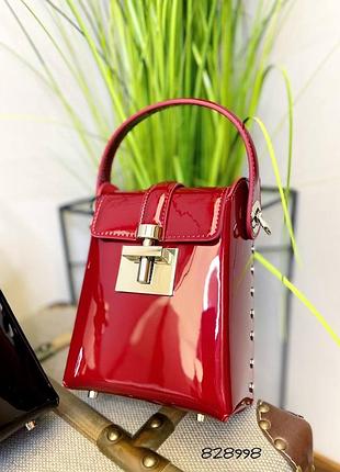 Сумка чемоданчик лак натуральная кожа красная