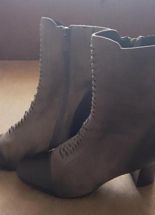 Замшевые женские ботинки