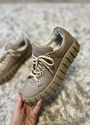 Шкіряні мокасини