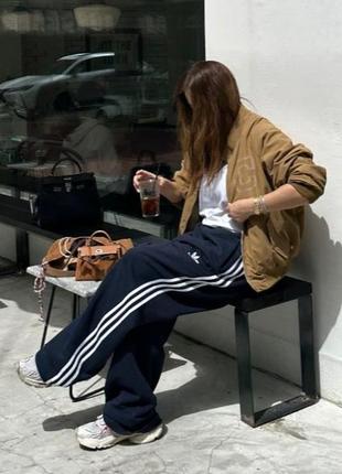 Спортивні широкі штани adidas
