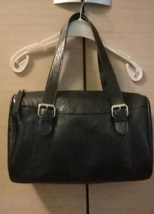 Женская черная сумка accessorize